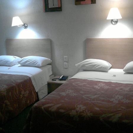 Hotel Castilla Y Leon Гвадалахара Экстерьер фото