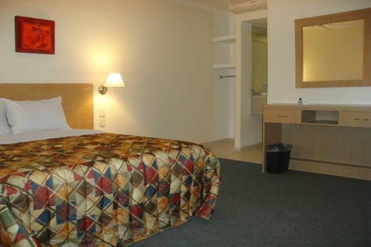 Hotel Castilla Y Leon Гвадалахара Экстерьер фото