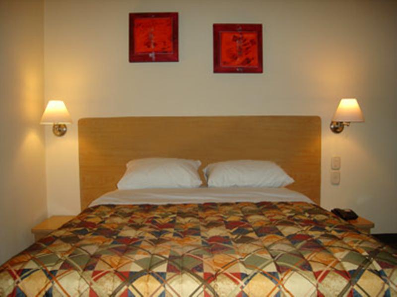 Hotel Castilla Y Leon Гвадалахара Экстерьер фото
